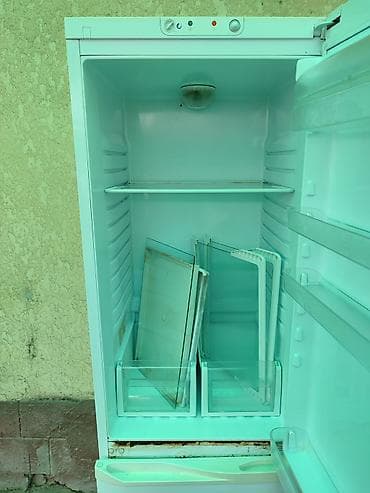 ищу холодильник: Холодильник двухкамерный с нижней морозильной камерой. Особенности: - — 4