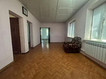 3: Продаётся дом с участком 6 соток. Основной дом — двухэтажный: На 1 — 8