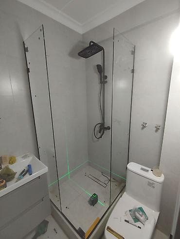 коба: Стеклянные душевые ограждения и двери на заказ скидка 40% зеркало 30% — 7