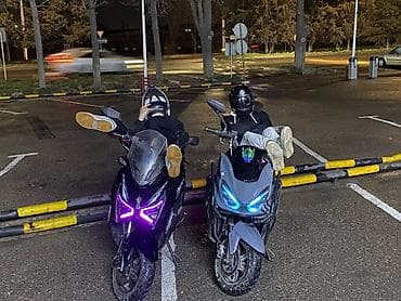 Скутерлер: Макси-скутер 160 куб. см, Бензин — 10