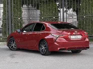 Транспорт: Toyota Camry: 2021 г., Бензин, Седан — 6