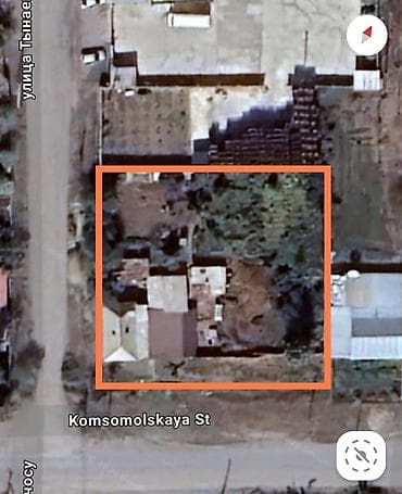 Кыймылсыз мүлк: Продаётся дом с двумя участками,на участке имеется молодой сад.Дом — 1