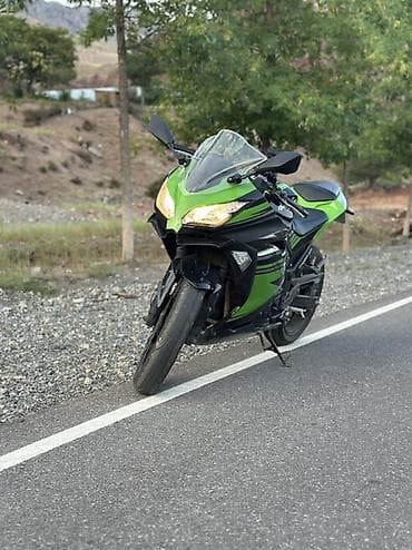 мото кийим: Спортбайк Kawasaki, 300 куб. см, Бензин, Чоңдор үчүн, Колдонулган — 2