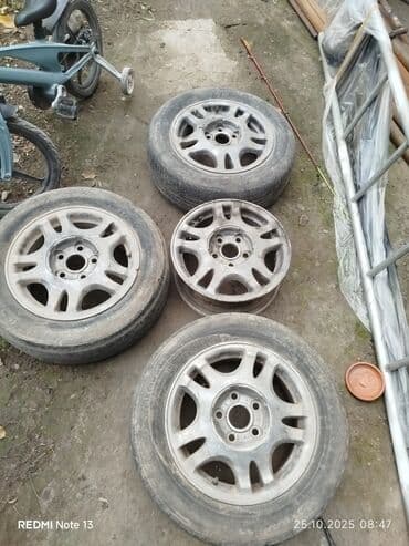 шины на уаз: Литые Диски R 15 отверстий - 5, Б/у — 1