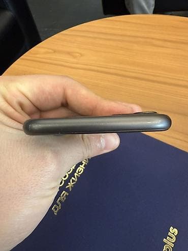 iphone hr: IPhone 11, Б/у — 3