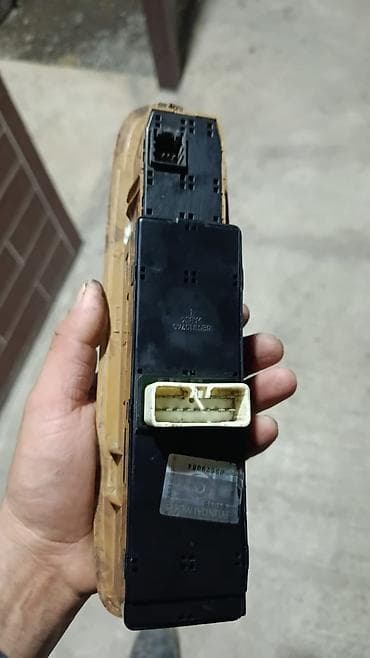 подлокотник 2107: Блок управления стеклоподъемниками (водительская дверь) с отделкой — 2