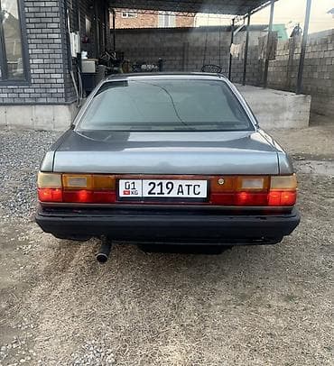 Audi 100: 1990 г., 2.3 л, Механика, Бензин, Седан