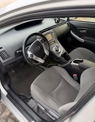 prius v: Toyota Prius: 2014 г. — 5