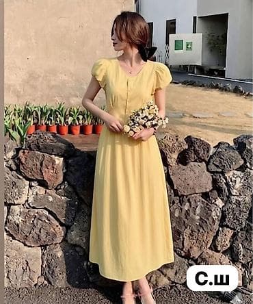 воротничок бижутерия: Платье миди с расклешённой юбкой и акцентной талией. - Силуэт — 5