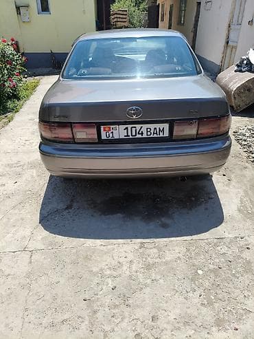 мер 124: Toyota Camry: 1992 г., 2.2 л, Механика, Бензин, Седан — 9