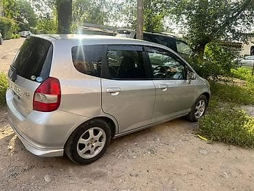 Honda Fit: 2002 г., 1.3 л, Вариатор, Бензин, Хэтчбэк