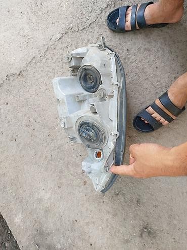 Передняя правая фара Toyota Оригинал — 2