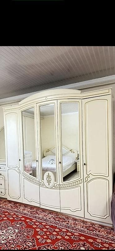 Спальные гарнитуры: Спальный гарнитур в классическом стиле, цвет айвори с золотистым — 1