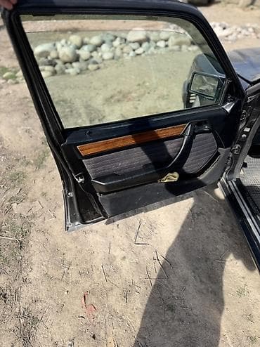 ом 613: Mercedes-Benz W124: 1992 г., Седан — 9