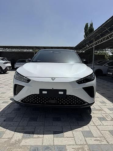 белый byd e5: JMEV : 2024 г., 1.5 л, Автомат, Электромобиль, Кроссовер — 2