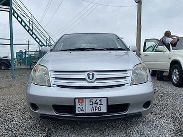 Toyota Ist: 2003 г., 1.3 л, Автомат, Бензин, Хэтчбэк