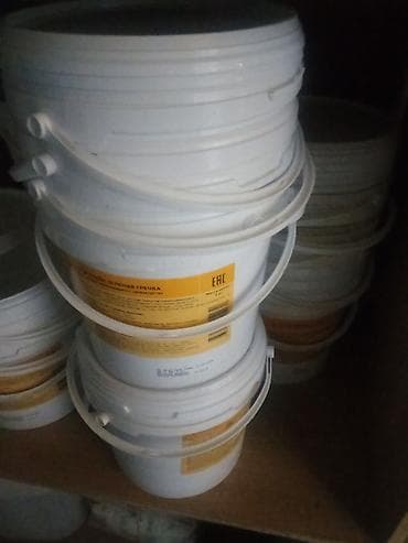 Продам вёдро 5 литровые с крышкоми в большом количестве
