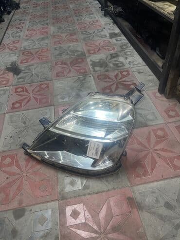 j32: Передняя левая фара Honda 2002 г., Б/у, Оригинал, Япония — 1