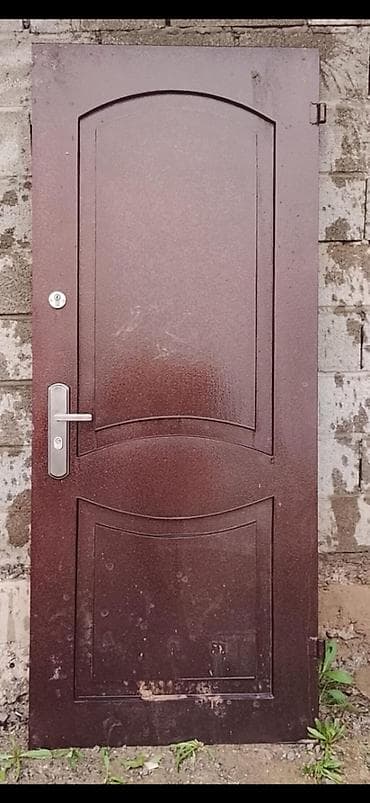 римская калона: Двери для домов и квартир, Металлическая, Одностворчатая, Арочная, цвет - Коричневый — 1