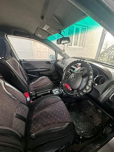 civic 2007: Honda Fit: 2002 г., 1.3 л, Вариатор, Бензин, Хэтчбэк — 7