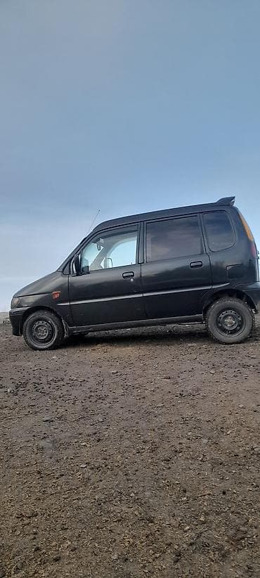 Daihatsu Move: 2001 г., 0.1 л, Механика, Бензин, Минивэн