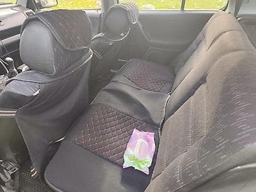 small car: Volkswagen Golf: 1994 г., 1.8 л, Ручные, Бензин, Хэтчбэк — 7