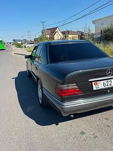 Mercedes-Benz W124: 1993 г., 2.8 л, Механика, Бензин, Седан — 4