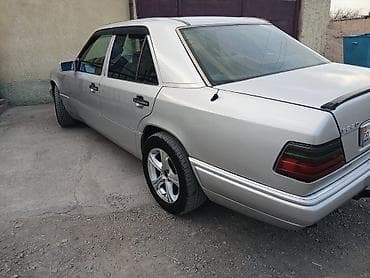 camry 2011: Mercedes-Benz W124: 1993 г., 2 л, Ручные, Бензин, Седан — 3