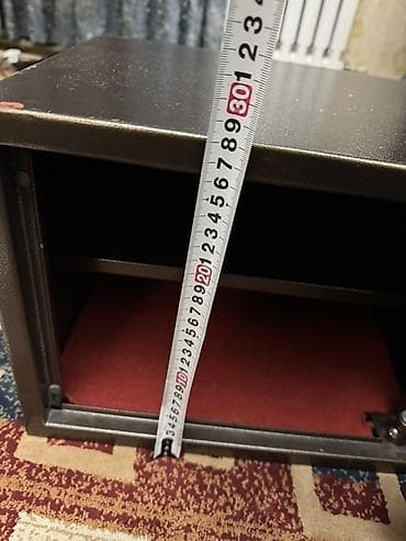 сейф кодовый: Металлический сейф с комбинированным замком (механический кодовый диск — 4