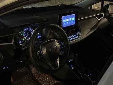 Toyota: Toyota Corolla: 2022 г., 1.8 л, Вариатор, Гибрид, Седан — 5