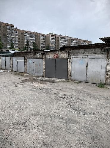 Гаражи: Продаю кирпичный гараж в 7-мкр по ул. Безымянная, ГК-6, напротив ТЦ — 2