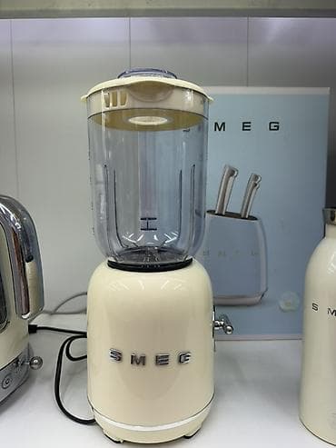 kitchen aid: Техника и кухонные аксессуары SMEG в фирменном ретро-стиле. На фото — 3