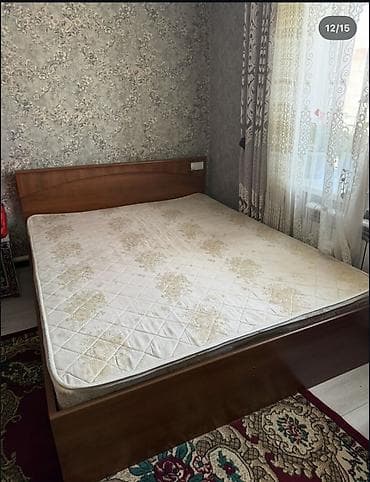 кровать полутора: Спальный гарнитур из массива/шпона в классическом стиле, цвет — тёплый — 4