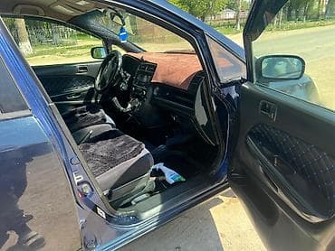 хундай старекс 1: Honda Stream: 2004 г., Кол менен иштөөчү, Бензин, Вэн/Минивэн — 10