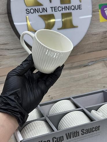 белые кружки: Набор керамических кофейных чашек с блюдцами. - Материал: керамика. - — 6