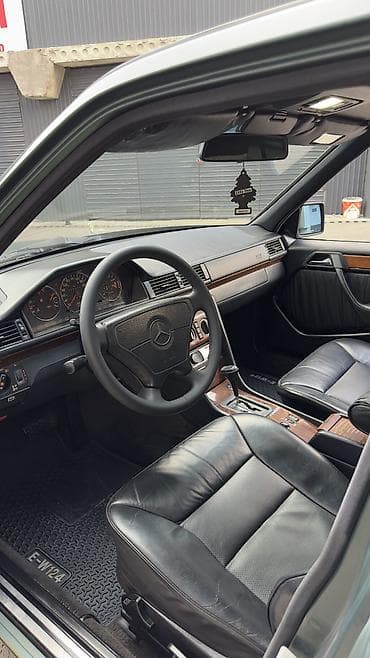 Продажа авто: Mercedes-Benz E-Class: 1993 г., 3.2 л, Автомат, Бензин, Седан — 10