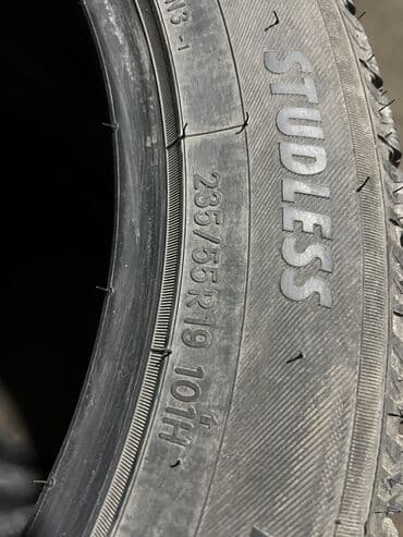 зимнее шины: Шины 235 / 55 / R 19, Зима, Б/у, Комплект, Внедорожные (АТ/МТ), Япония — 5