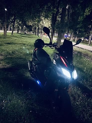 Мототехника: Городской скутер/макси-скутер черного цвета - Агрессивный дизайн — 3