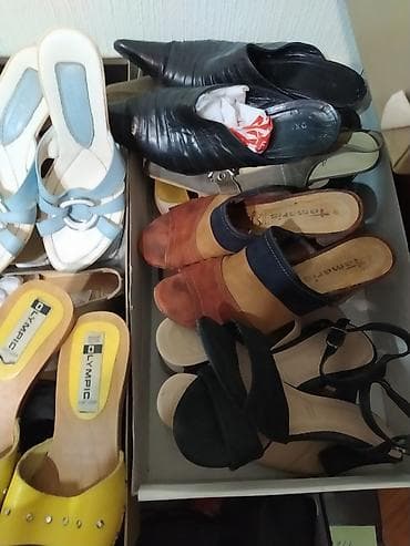 Босоножки, сандалии, шлепанцы: Продаю различную б/у обувь всё в отличном состоянии, размер . Цена — 1