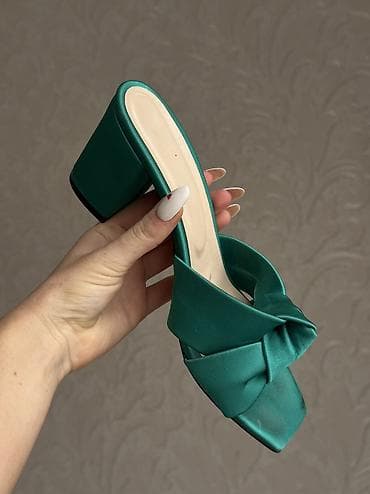 Босоножки, сандалии, шлепанцы: Зелёные женские мюли на среднем каблуке - Тип: мюли/шлёпки на каблуке — 3