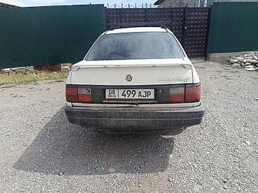 Унаа: Volkswagen Passat: 1989 г., Кол менен иштөөчү, Седан — 3