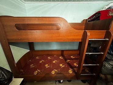 Двухъярусная кровать из ламинированного ДСП под цвет тёплого ореха