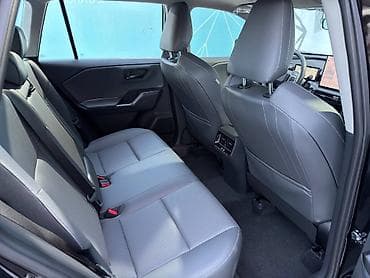 rav4: Toyota RAV4: 2026 г., 2 л, Автомат, Бензин, Кроссовер — 5