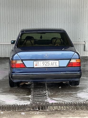 салон w124: Mercedes-Benz W124: 1988 г., Седан — 3