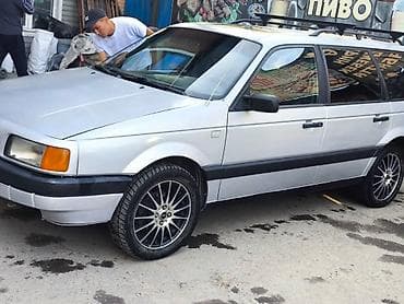 баа: Volkswagen Passat: 1992 г., 1.8 л, Кол менен иштөөчү, Бензин, Универсал — 1