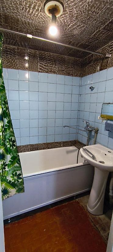 Недвижимость: 2 комнаты, 44 м², 105 серия, Асанбай мкр 105 серия, 4 этаж, Требуется ремонт — 10