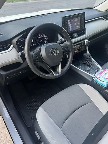 Продажа авто: Toyota RAV4: 2022 г., 2.5 л, Автомат, Бензин, Кроссовер — 4