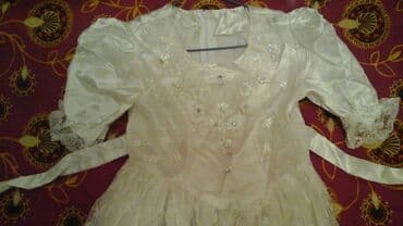 одежды для новорожденных: Голубое и белое платья на 6- 7 лет — 4