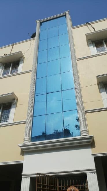 Двери и комплектующие: Пластиковое окно на заказ, Тип окна: Витражные, Мансардные, Панорамные, Декоративные особенности: Другие особенности, Бесплатная установка, В рассрочку — 6