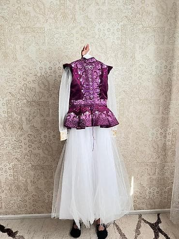 кыргызкое платье: Сдаю национальное платье Б/У (носили 2 раза) Идеально подходит на — 10